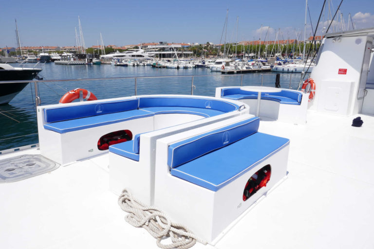 Catamaran géant pour anniversaire enfants sur Monaco